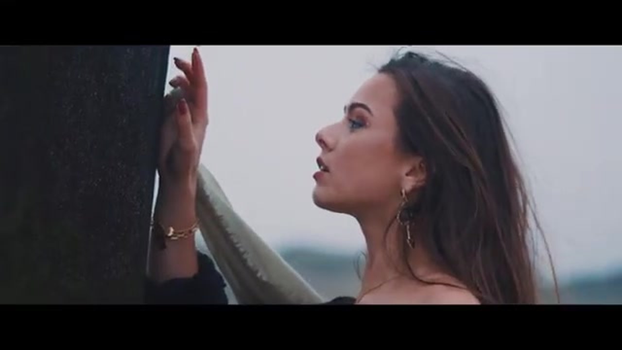 Emma May - Klein meisje  (Officiële videoclip) - close-up