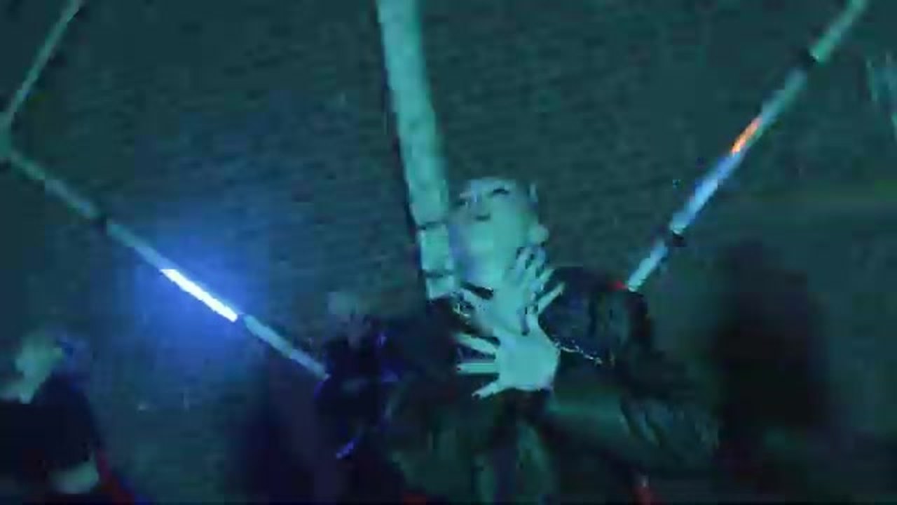 Dansvideo - Diluna Productions - Mic Drop Remix - close-up