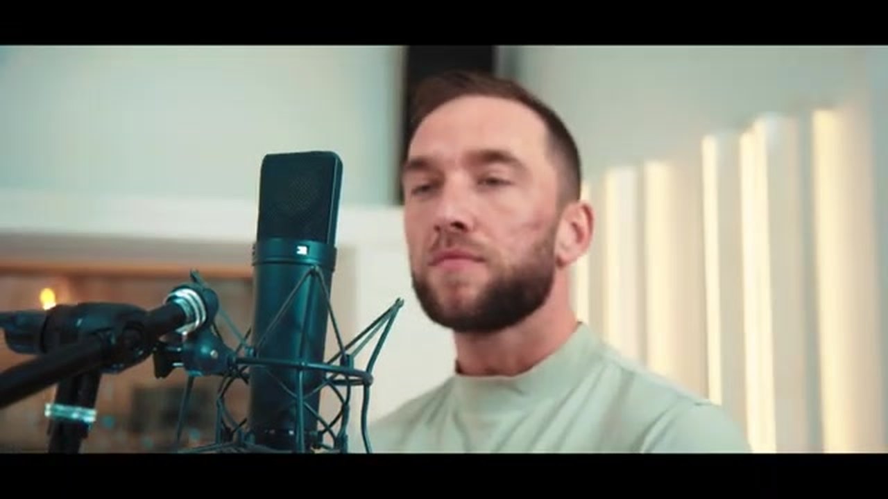 Corleone - Zonder (Officiële videoclip) - close-up