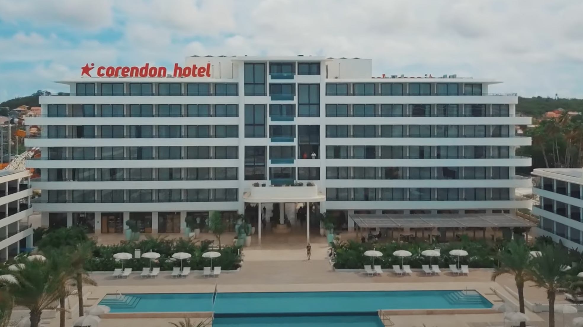 Corendon Curacao reclame met Afro Bros
