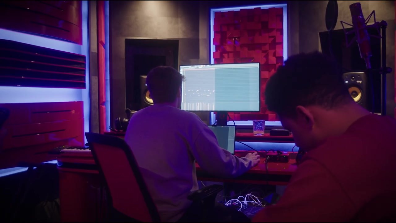 Overzicht van de opnamestudio van Sound Co-Lab tijdens een sessie